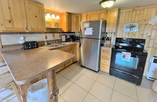 Butternut Cabin | Butternut Lakeview Oasis | 2 Bed, 1 Bath