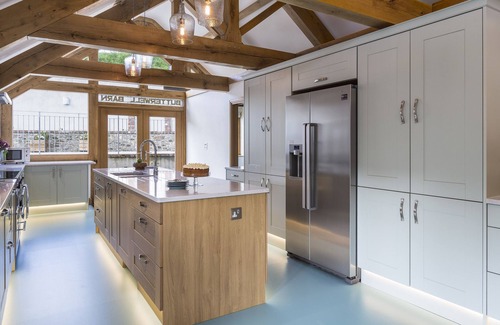 Bugford Cottage | BUTTERWELL BARN, pet friendly, luxury holiday cottage in Dartmouth