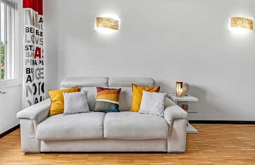 Simonetta Apartment | Buzzi Apartment - Short Rentals Italy