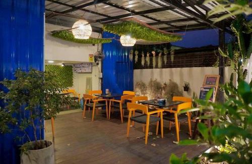 Old City Apartment | BW Studios thai art style