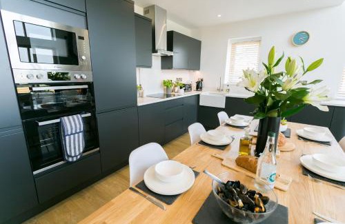 Cylch-Y-Garn House | Bwncath & Hebog