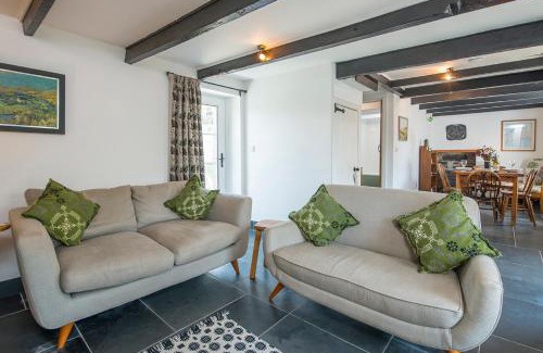 Roch House | Bwthyn Beatties