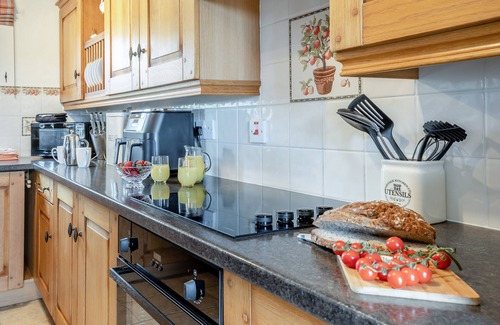 Defynnog House | Bwthyn Blaencar - One Bedroom House, Sleeps 2