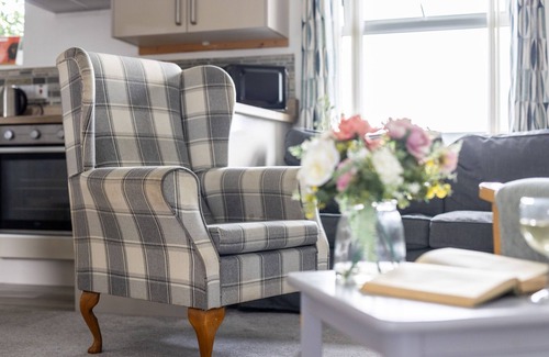 Ty Croes Cottage | Bwthyn Branwen: Accessible Pet-Friendly Cottage in Aberffraw | Managed by Anglesey Holiday Lettings