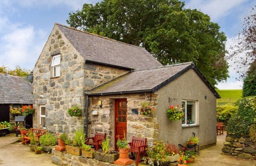 Henryd House | Bwthyn Conwy in the beautiful Conwy