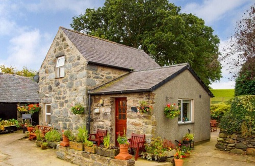 Henryd House | Bwthyn Conwy - Three Bedroom House, Sleeps 6