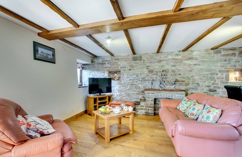 Brecon House | Bwthyn Tre-faen - Two Bedroom House, Sleeps 3
