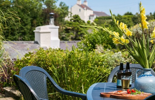 Amlwch Cottage | Bwthyn Ty Croes - sleeps 4 guests in 2 bedrooms
