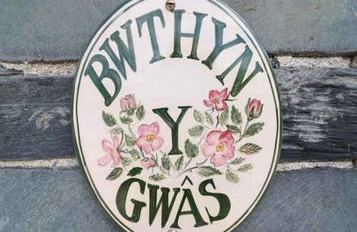 Tywyn House | Bwthyn y Gwas