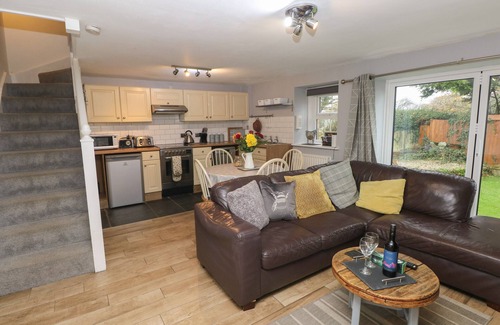 Crymych Cottage | BWTHYN Y JACDO, pet friendly, character holiday cottage in Crymych