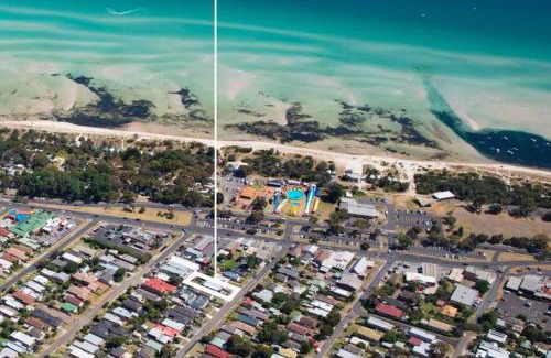 Rosebud House | By the Bay - 100m to Beach
