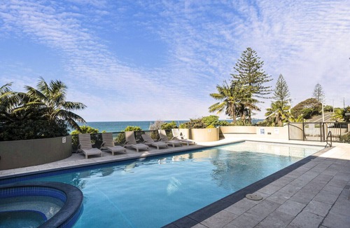 Coolum Beach Apartment | By The Beach - Clubb Coolum Beachside Resort