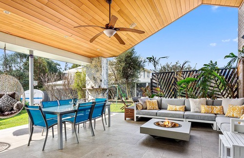 Thirroul House | By the Beach Holiday Home @ Thirroul