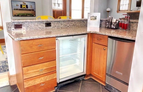 Dicken House | By The Big House in Ann Arbor, 3 bed/1.5 bath with parking, 1 mile to downtown