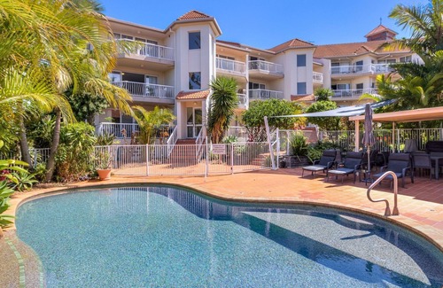Coolangatta Apartment | By The C - Coolangatta Beachside - Min. 3 Night Stays!