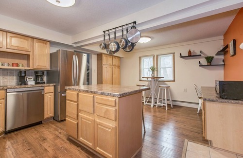 White Bear Lake House | By the Lake. Close to Shoreview, Stillwater, Grant, Mahtomedi