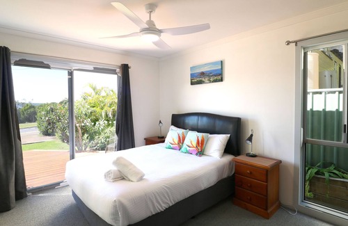 Eden House | By The Sea - 4 bedroom pet friendly home - 5+ nights