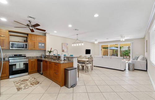 Lauderdale-by-the-Sea House | BY THE SEA VACATION VILLAS- VILLA RENZA 3 BED/TWO BLOCKS TO BCH PRIVATE POOL