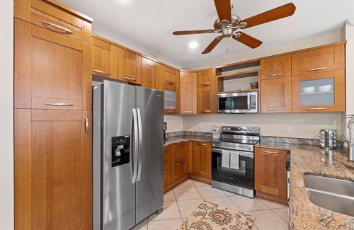 Lauderdale-by-the-Sea House | BY THE SEA VACATION VILLAS- VILLA RENZA 3 BED/TWO BLOCKS TO BCH PRIVATE POOL