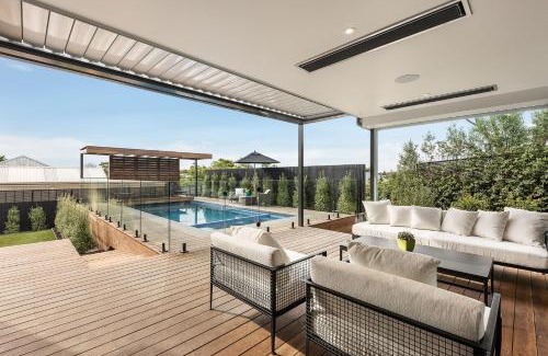 Mount Martha House | Byron by the Beach - Luxury Heated Pool and Views