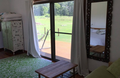 Byron Bay Cabin | Byron country cottage 2, 3km to Byron Bay, self-contained, bikes available