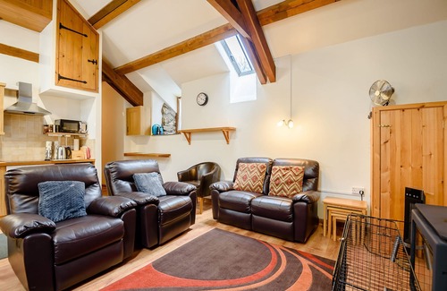 Gwynedd- Snowdonia Cottage | BYTHYN DDOL HAFOD, pet friendly, with open fire in Capel Curig