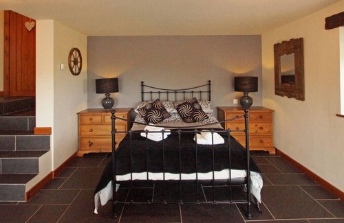 Garn Fadryn House | Bythynnod Lleuddad Cottages