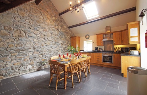 Garn Fadryn House | Bythynnod Lleuddad Cottages