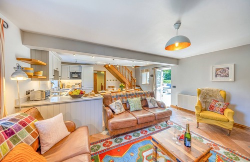 Garn Fadryn House | Bythynnod Sarn Group Cottages