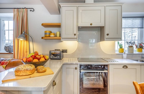 Garn Fadryn House | Bythynnod Sarn Group Cottages
