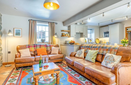 Garn Fadryn House | Bythynnod Sarn Group Cottages