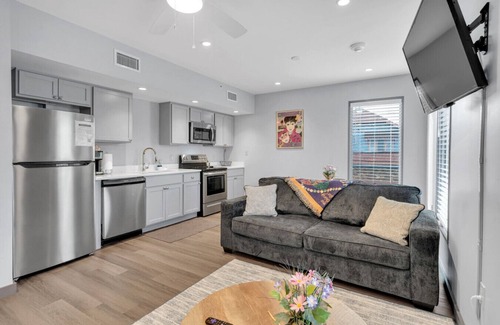 New Orleans Hotel | Bywater | Entire 2nd Floor, 4 Units, Sleeps 28!