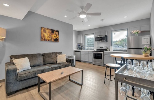 New Orleans Hotel | Bywater | Entire 2nd Floor, 4 Units, Sleeps 28!