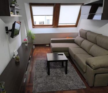 Teis Apartment | Céntrico, con vistas, ascensor y garaje