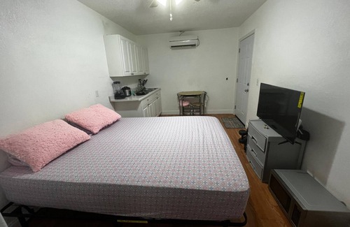 Pine Castle Apartment | Cómodo Apartastudio con Entrada Independiente al Mejor Precio y Ubicación