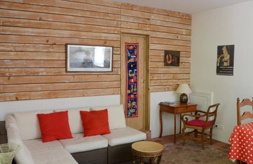 Laives House | Côté Cour - Laives - Gîte