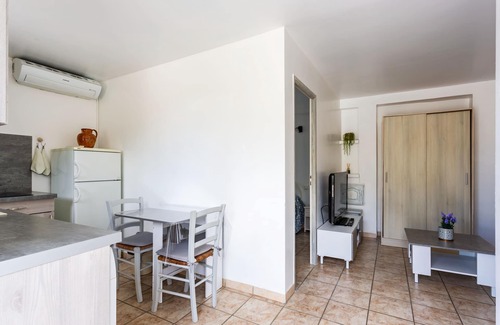 Beaucaire Apartment | Côté Oliviers 4P - Appt 4p climatisé avec piscine