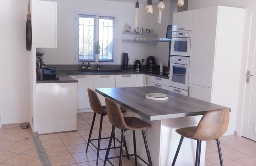 Pierrefeu-du-Var House | Côte D'azur, Villa Avec Piscine, Proche de Hyères les Palmiers. 4 Chambres