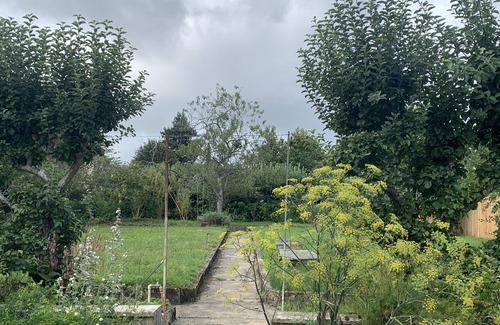 Belleme House | Cœur de Bellême : Maison Rénovée , Grand Jardin, Bain Suédois & vue Magique