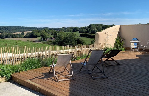Belleme House | Cœur de Bellême : Maison Rénovée , Grand Jardin, Bain Suédois & vue Magique