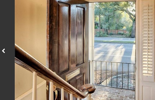 Historic District - North House | C 1821- 3 BR-2.5 bath SECURE PARKING. NEW REDUCED RATES July & Aug. Walk to all!