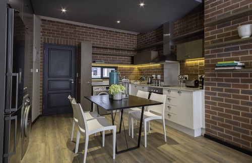 Greater Johannesburg Metropolitan Area Apartment | C.A.G Two Bedroom Apartment in Rosebank Johannesburg