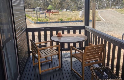 Stawell Hotel | C & C Parks Stawell, Lakeside setting