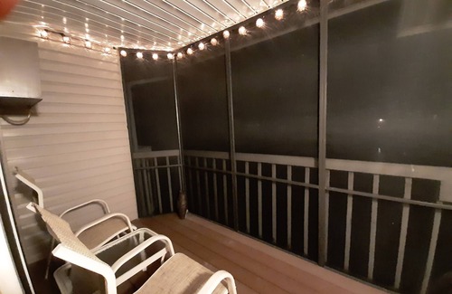 Oak Harbor Condo | C&D REST-A-WHILE Book 2 nights get the 3rd free. 9/1/25 - 3/31/26 stays.