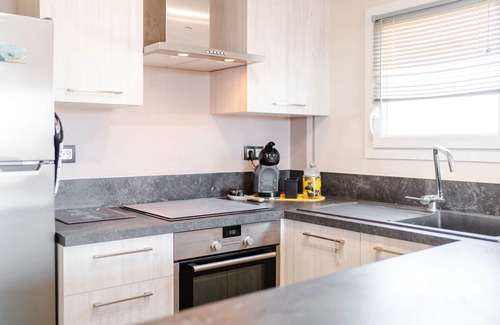 Port Rive Gauche Apartment | C D36 Renovated 2 bedroom flat with air conditioned GRUISSAN