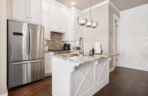 Downtown House | C Downtown - Walk/Ride to square - Bikes Available