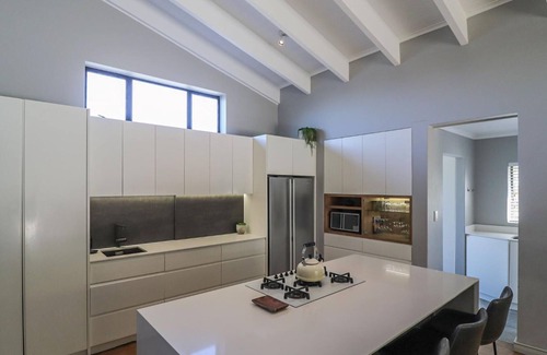 Onrus House | C'est La-Vie Villa in Onrus