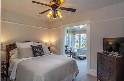 Roseburg Bed & Breakfast | C.H. Bailey House