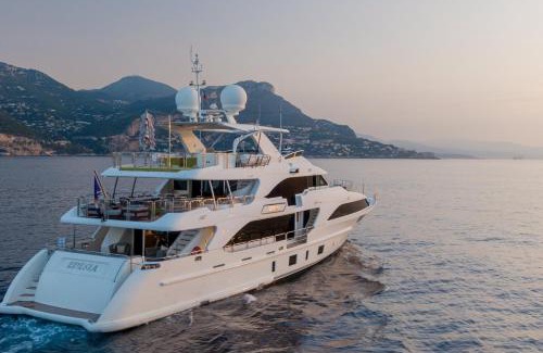 La Condamine Boat Rental | c-hotels Edesia