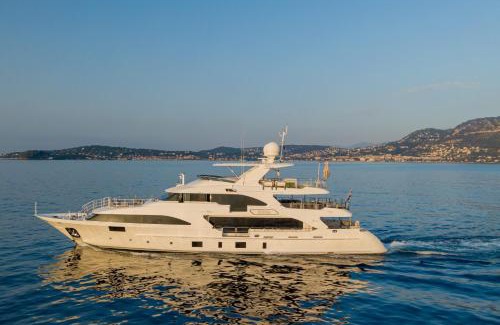 La Condamine Boat Rental | c-hotels Edesia